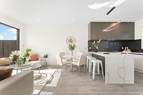 Photo of property in 2/122 Archibald Road, Kelston, Auckland, 0602