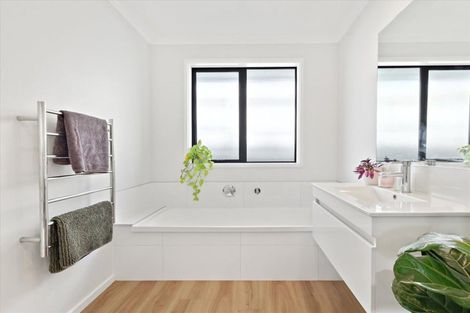 Photo of property in 2a No 2 Road, Te Puke, 3119