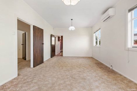 Photo of property in 41 Norcross Avenue, Henderson, Auckland, 0612