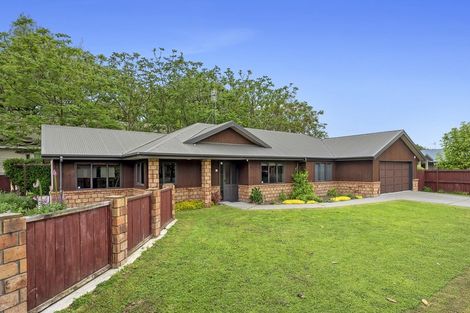 Photo of property in 12 Stoneleigh Drive, Chartwell, Hamilton, 3210