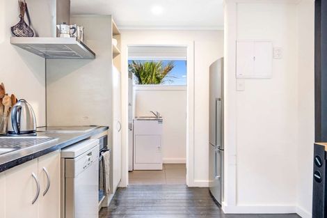 Photo of property in 33 Tainui Road, Titirangi, Auckland, 0604