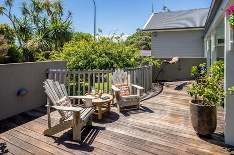 Photo of property in 107-109 Muritai Road, Eastbourne, Lower Hutt, 5013