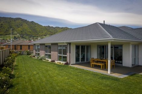 Photo of property in 67 Waipunahau Road, Waikanae, 5036