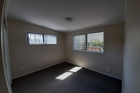 Photo of property in 39 Divich Avenue, Te Atatu South, Auckland, 0610