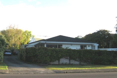Photo of property in 2/74 Moore Street, Hillcrest, Auckland, 0627