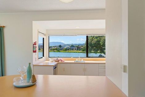 Photo of property in 172 Tutere Street, Waikanae Beach, Waikanae, 5036