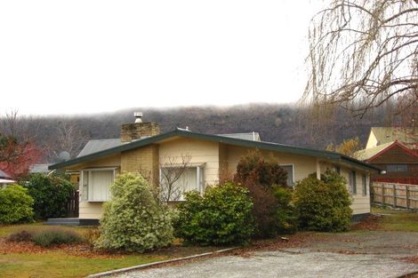 Photo of property in 41 Adamson Drive, Arrowtown, 9302