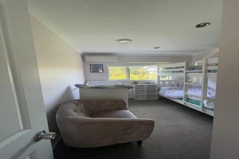 Photo of property in 30 Namsan Close, Fairview Heights, Auckland, 0632
