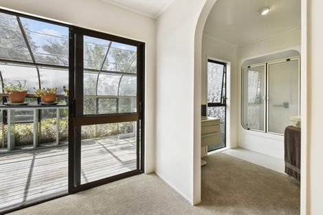 Photo of property in 2 Paulownia Place, Totara Heights, Auckland, 2105