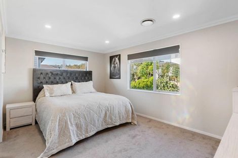 Photo of property in 13 Eastview Crescent, Stanmore Bay, Whangaparaoa, 0932