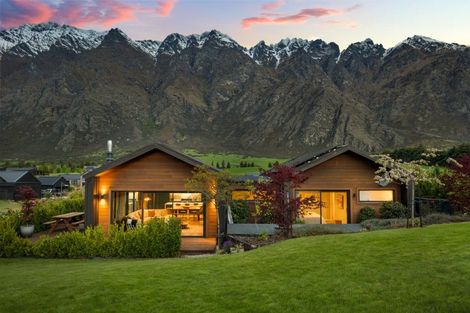 Photo of property in 37 Pendeen Crescent, Jacks Point, Queenstown, 9371