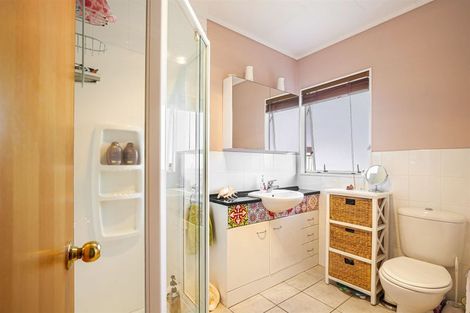 Photo of property in 3 Garcia Place, West Harbour, Auckland, 0618