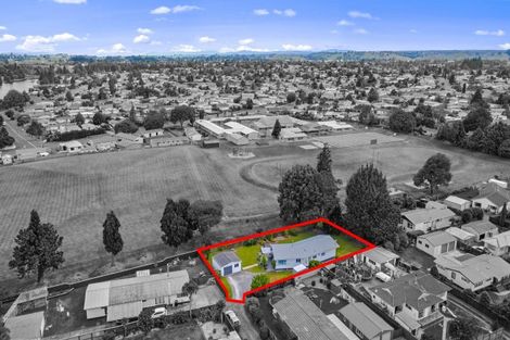 Photo of property in 28 Waianiwa Place, Tokoroa, 3420
