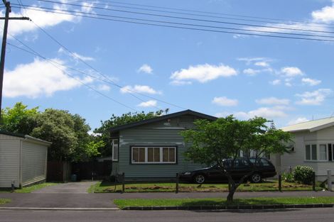 Photo of property in 27 Riro Street, Point Chevalier, Auckland, 1022