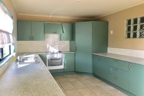 Photo of property in 39 Makora Road, Massey, Auckland, 0614