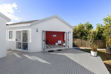 Photo of property in 29 Glucina Avenue, West Harbour, Auckland, 0618