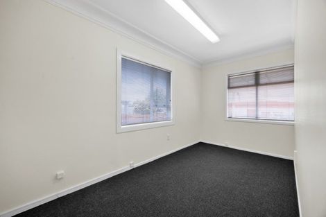 Photo of property in 379 Broadway, Stratford, 4332