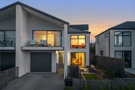 Photo of property in 3a Koreke Close, Kenepuru, 5022