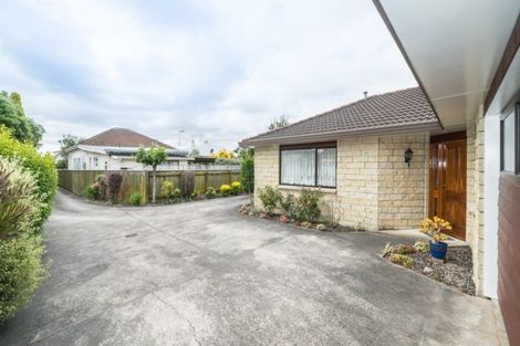 Photo of property in 104 Featherston Street, Takaro, Palmerston North, 4412