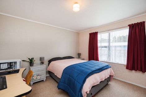 Photo of property in 46 Chatsworth Place, Highbury, Palmerston North, 4412