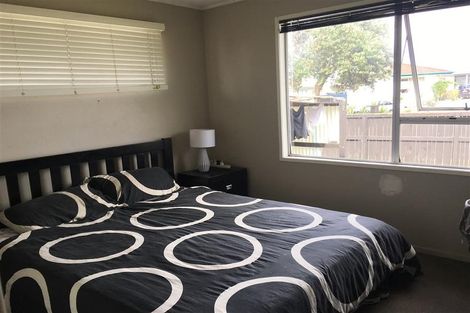 Photo of property in 60 Sharland Avenue, Manurewa, Auckland, 2102