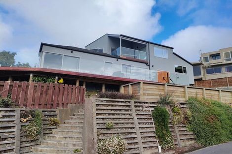 Photo of property in 27 The Brae, Mount Pleasant, Christchurch, 8081