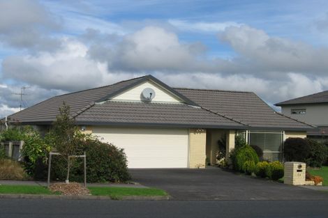 Photo of property in 64 Somerville Road, Shelly Park, Auckland, 2014