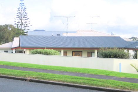 Photo of property in 1 Gilshennan Valley, Red Beach, 0932