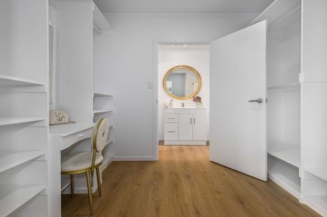 Photo of property in 14 Duke Street, Levin, 5510