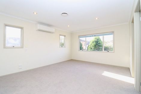 Photo of property in 9 Chard Place, Flat Bush, Auckland, 2016