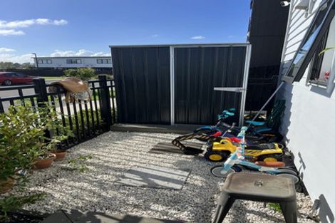 Photo of property in 11 Lumbarda Drive, Kumeu, 0810