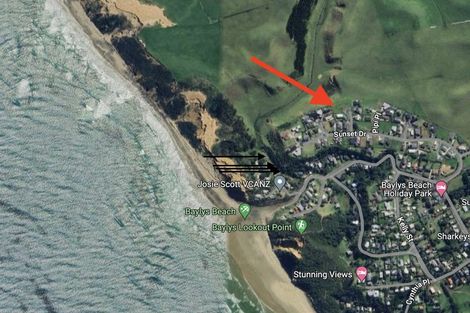 Photo of property in 5 Snapper Street, Baylys Beach, 0377