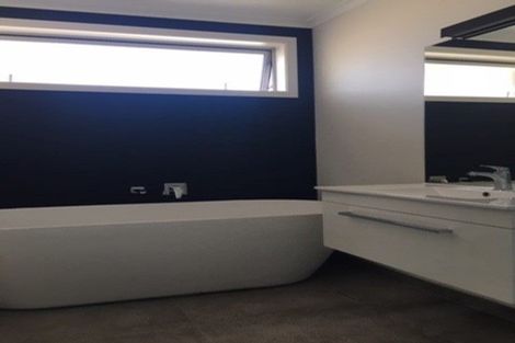 Photo of property in 15 Huanui Close, Papamoa Beach, Papamoa, 3118