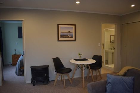 Photo of property in 6 Glendavar Street, Berhampore, Wellington, 6023