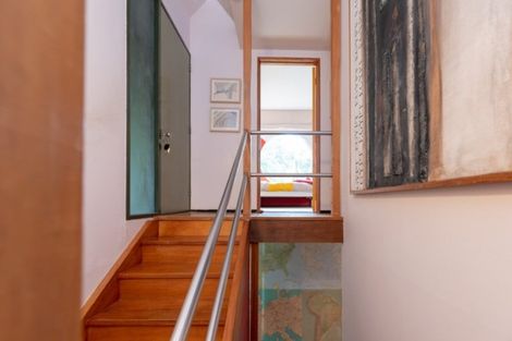 Photo of property in 22 Fortification Road, Karaka Bays, Wellington, 6022