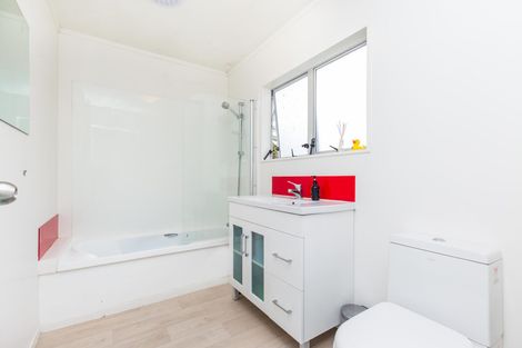 Photo of property in 1/9 Slim Place, Clendon Park, Auckland, 2103