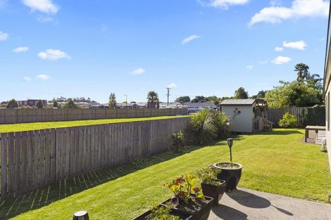 Photo of property in 14 Cathcart Close, Pukekohe, 2120