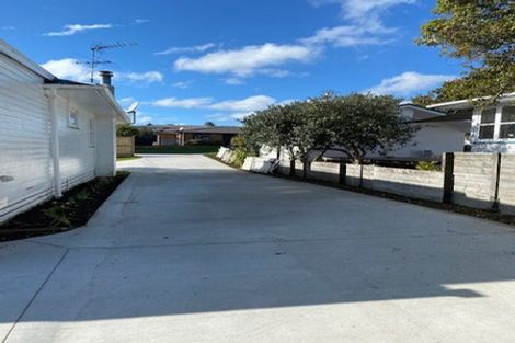 Photo of property in 4 Gill Avenue, Te Atatu Peninsula, Auckland, 0610