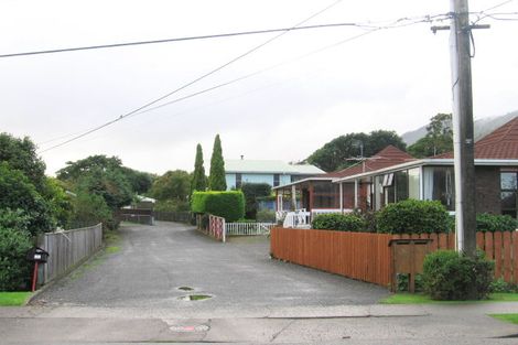 Photo of property in 35 Elizabeth Street, Waikanae, 5036
