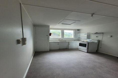 Photo of property in 29 Marine Parade, Bluff Hill, Napier, 4110