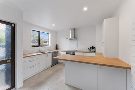 Photo of property in 20 Cherrywood Place, Redwood, Christchurch, 8051