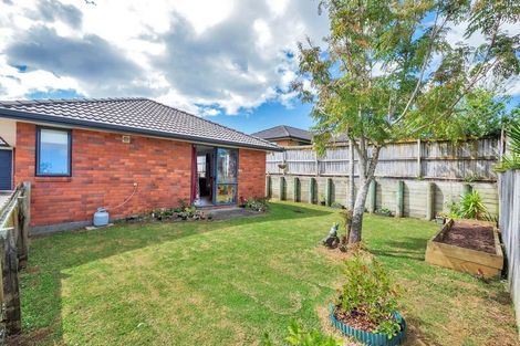 Photo of property in 20 Misty Valley Drive, Henderson, Auckland, 0612