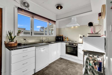 Photo of property in 16 Gloucester Street, Whanganui, 4500