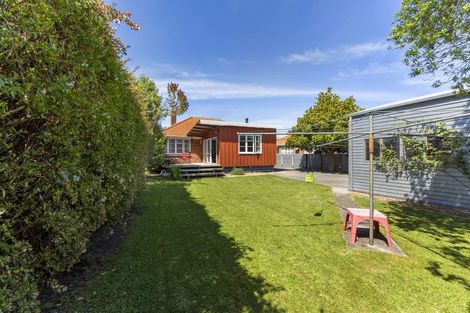 Photo of property in 33 Andrew Avenue, Roslyn, Palmerston North, 4414