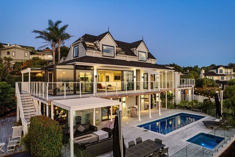 Photo of property in 5 Poaka Place, Beach Haven, Auckland, 0626