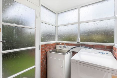 Photo of property in 2/24 Inverness Road, Browns Bay, Auckland, 0630