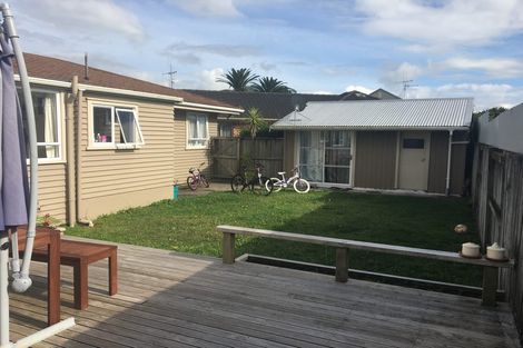 Photo of property in 8 Dover Road, St Andrews, Hamilton, 3200