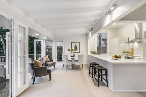 Photo of property in 74 Gribblehirst Road, Sandringham, Auckland, 1025