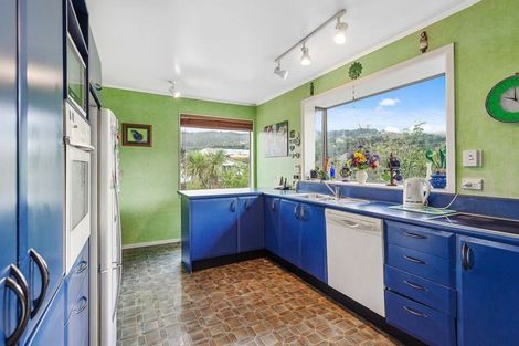 Photo of property in 1 Zande Terrace, Tawa, Wellington, 5028