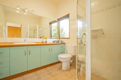 Photo of property in 194 Centennial Drive, Whitianga, 3510